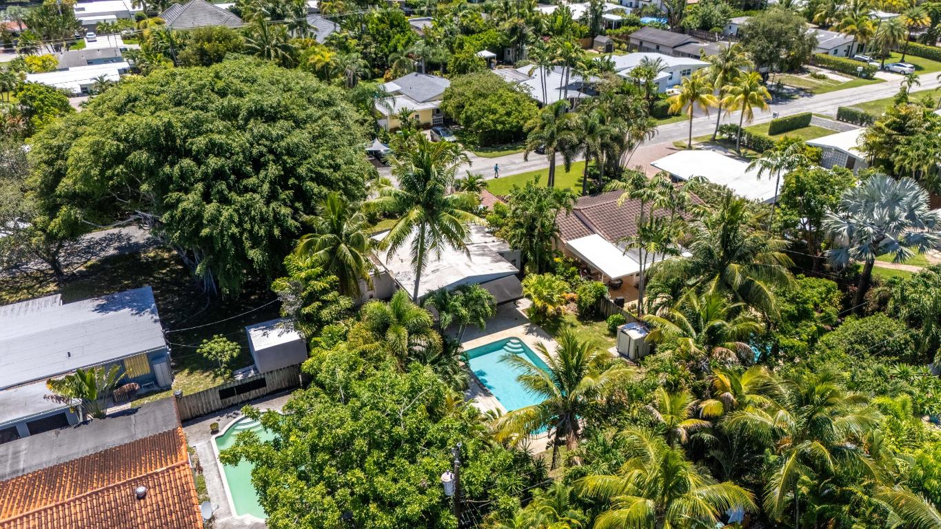 1637 N Victoria Park Road