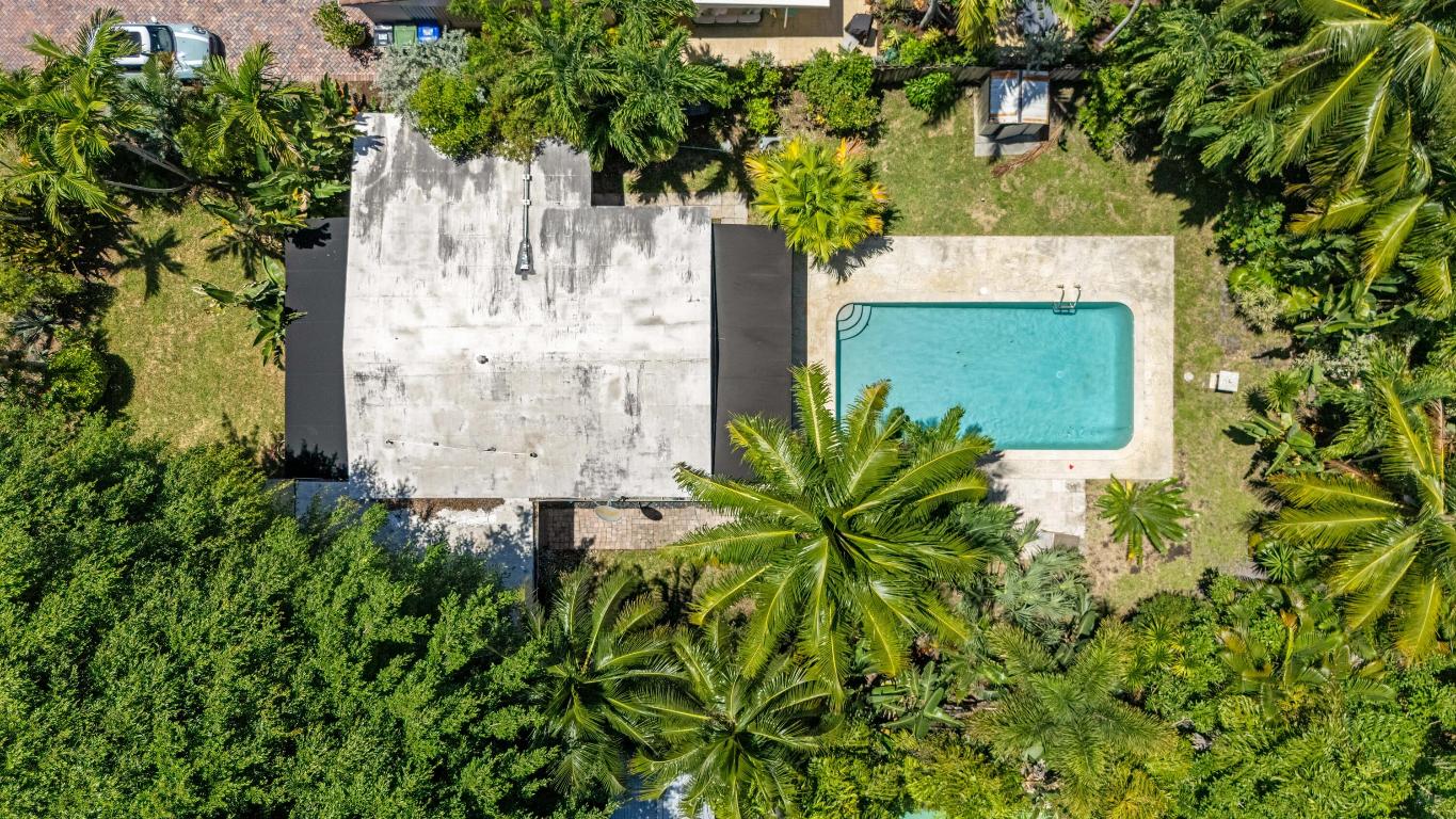 1637 N Victoria Park Road