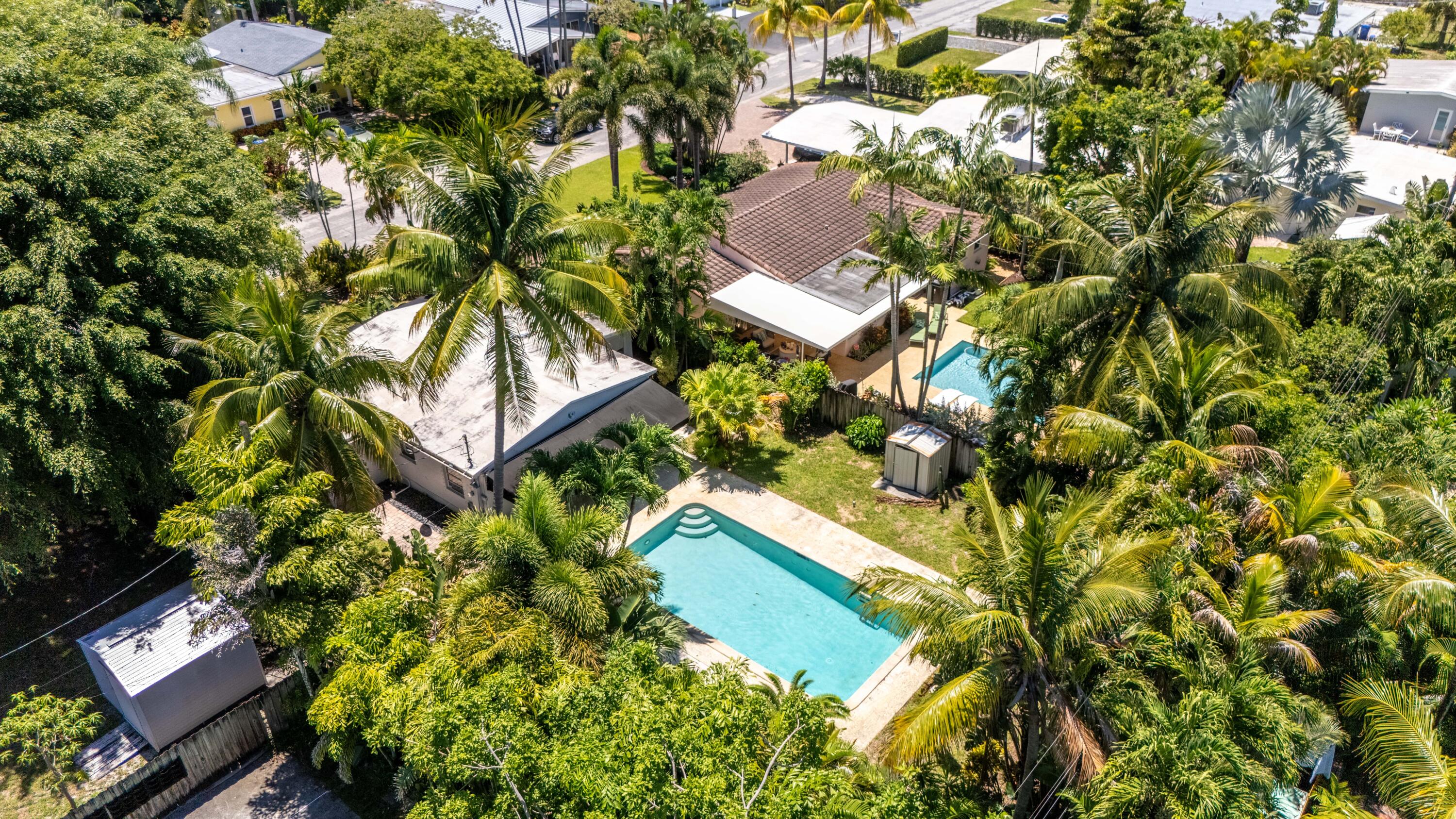 1637 N Victoria Park Road