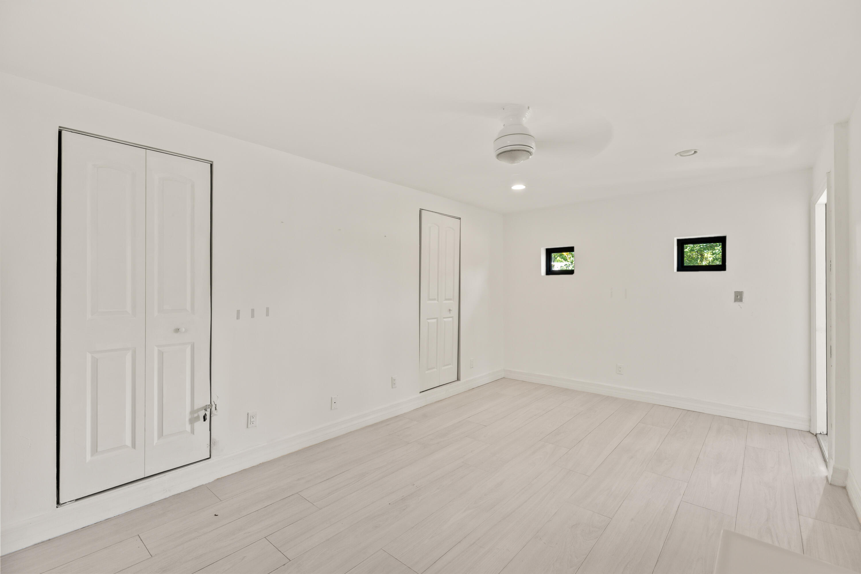 1637 N Victoria Park Road