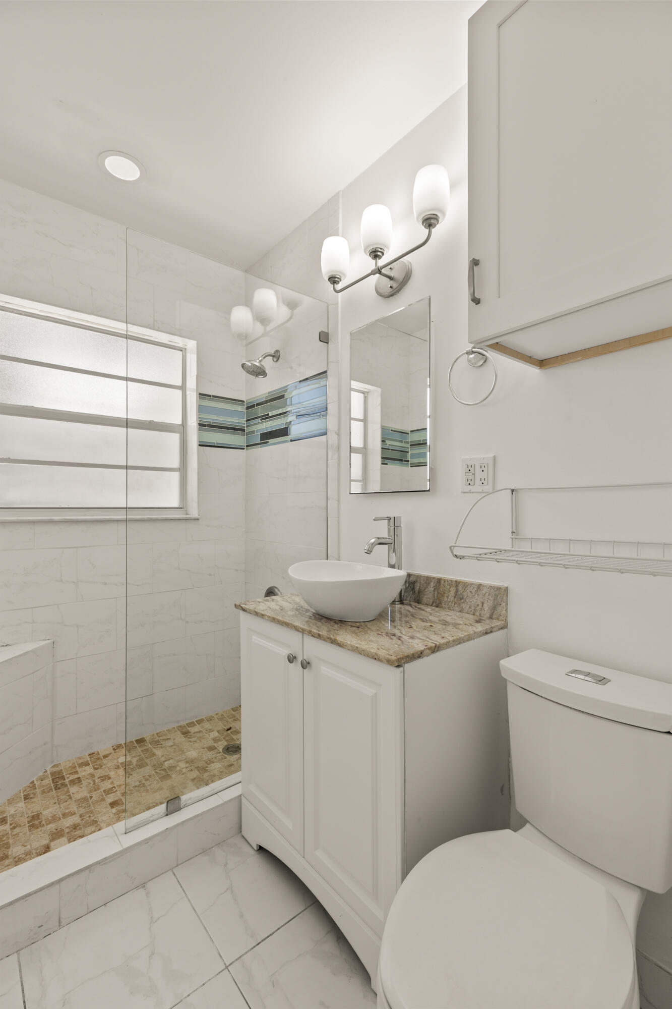 1637 N Victoria Park Road