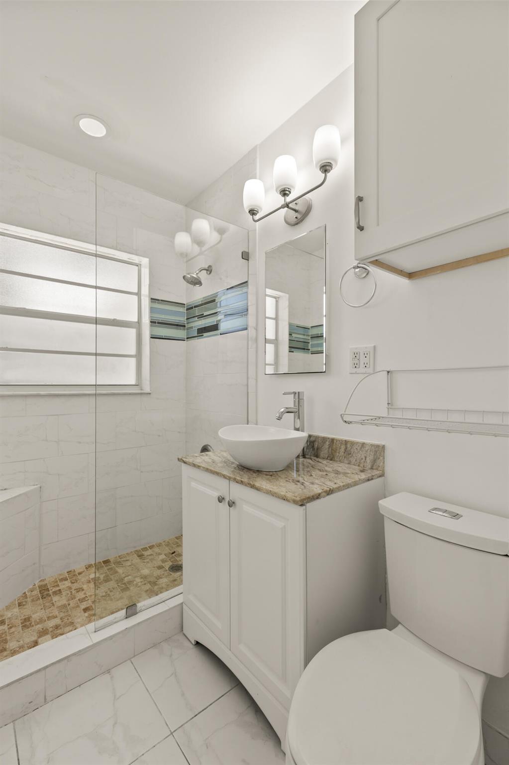 1637 N Victoria Park Road