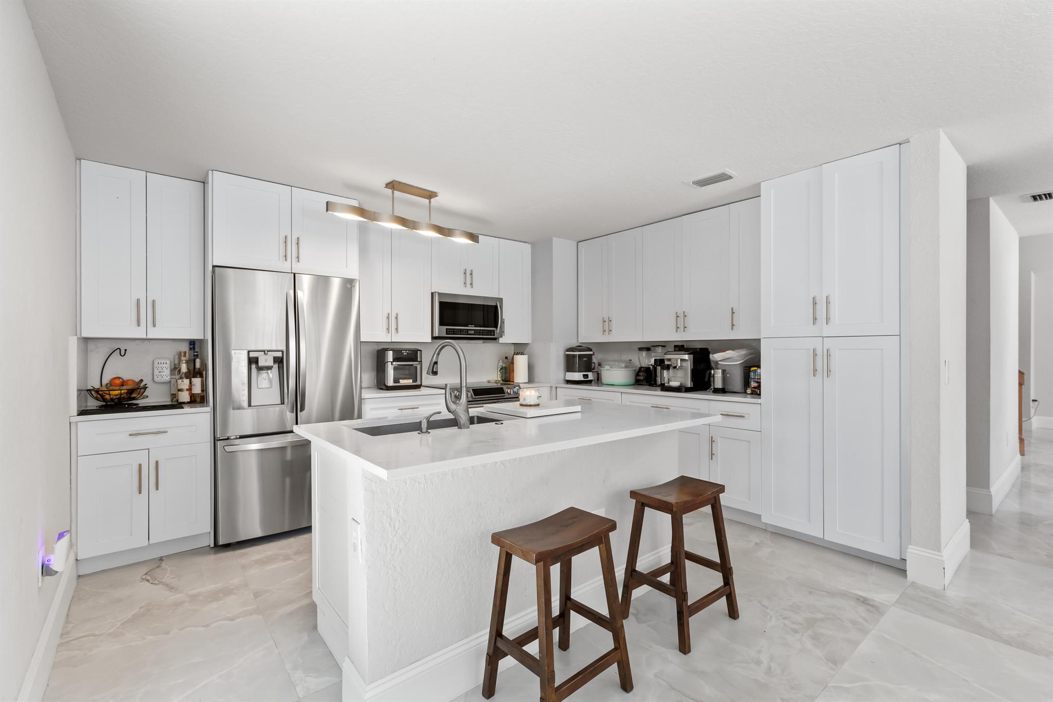 6805 NW 75th Court