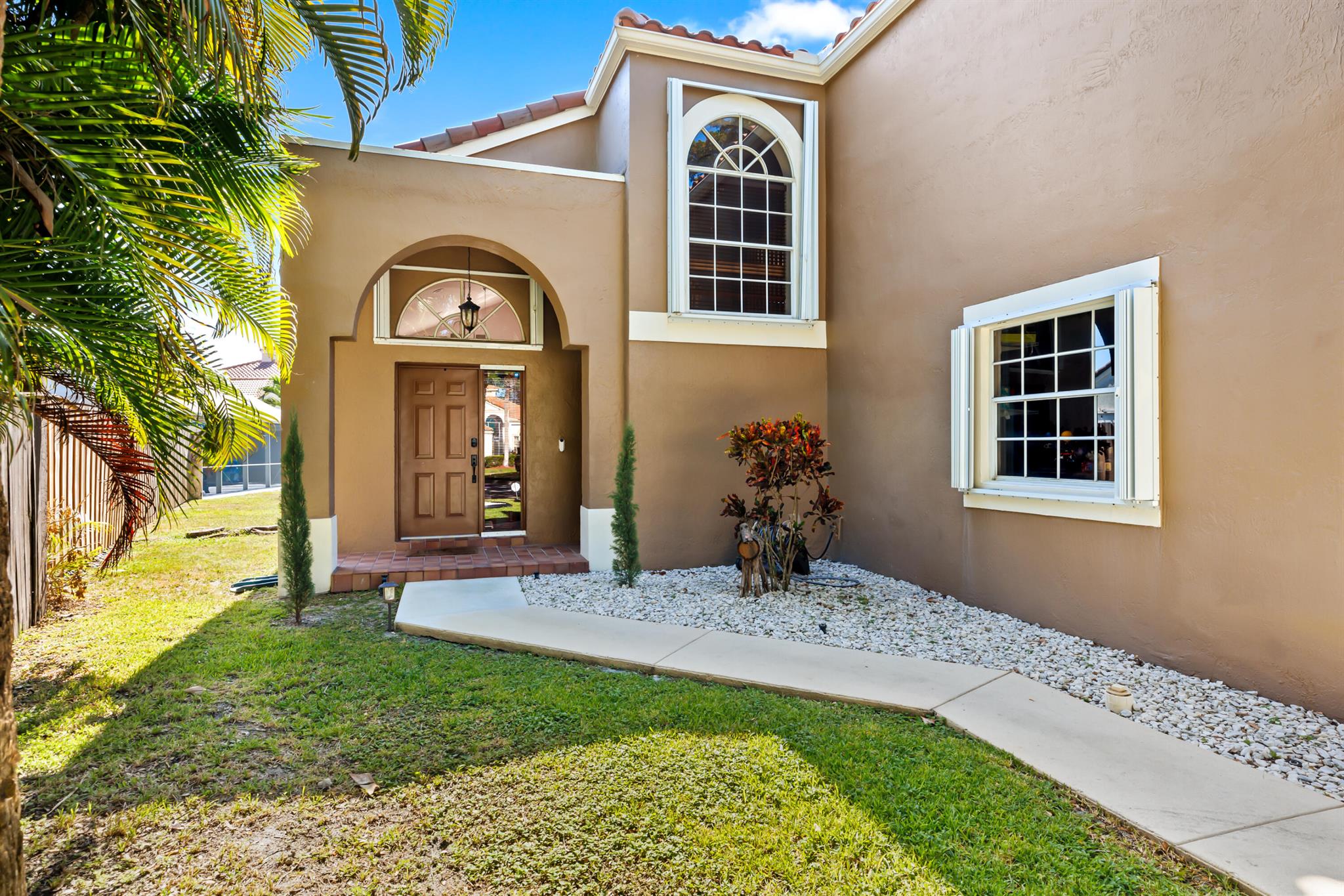 6805 NW 75th Court