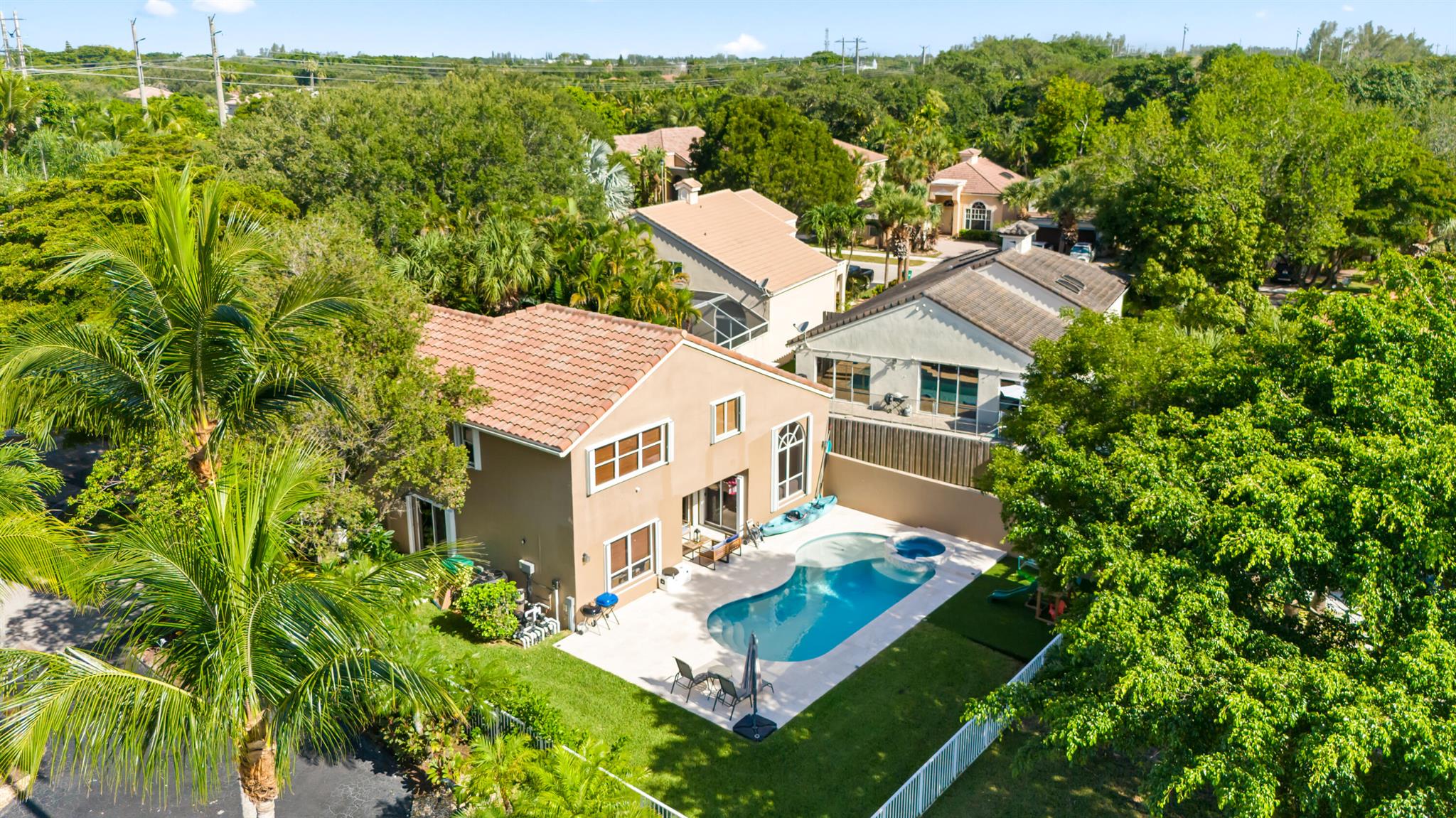 6805 NW 75th Court