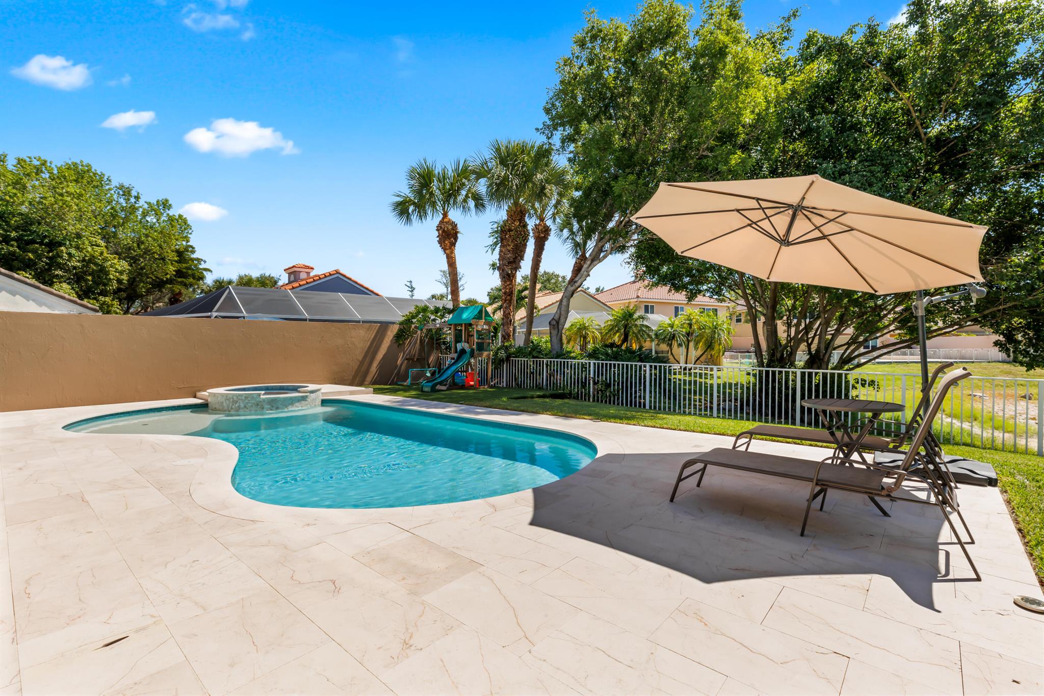 6805 NW 75th Court