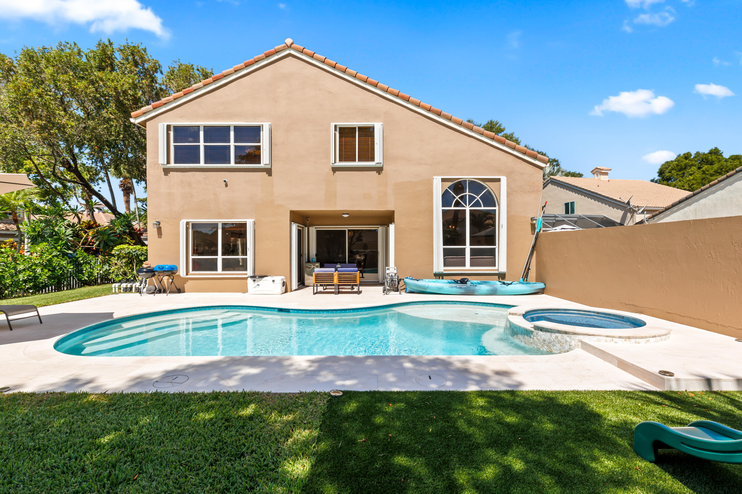 6805 NW 75th Court
