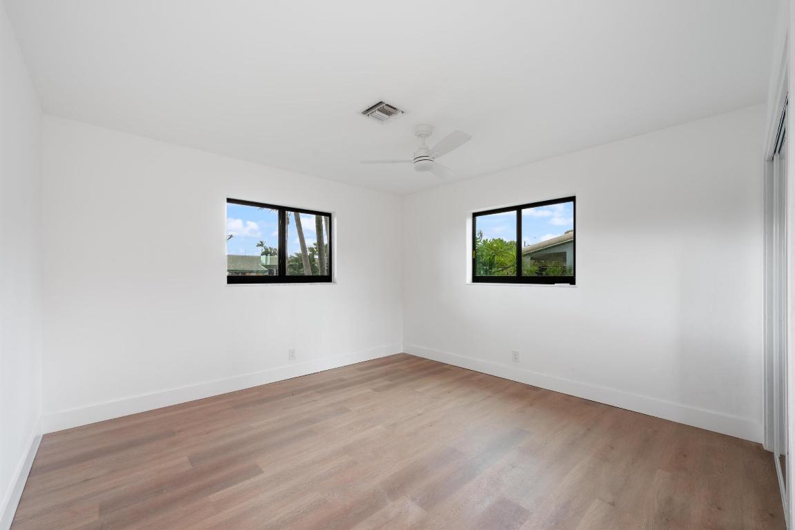 5341 NE 17th Terrace