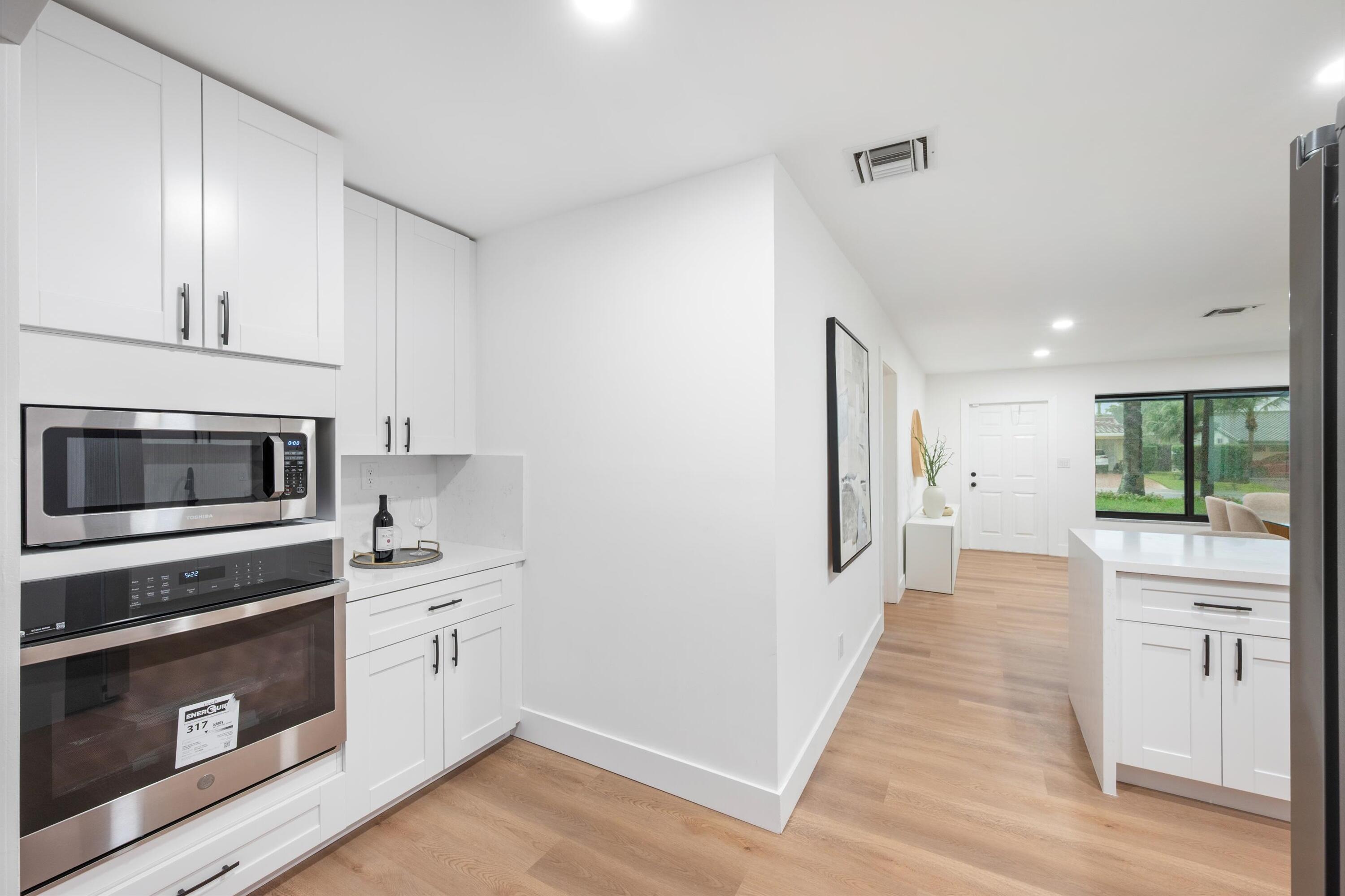 5341 NE 17th Terrace