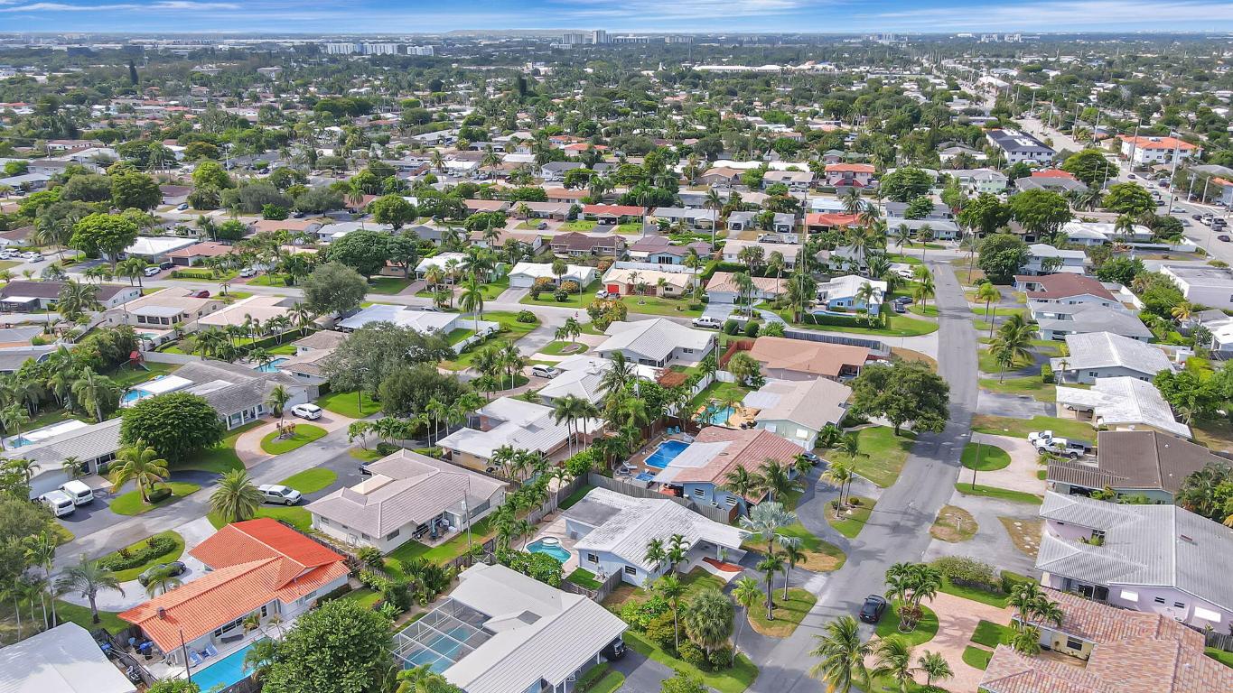 5341 NE 17th Terrace