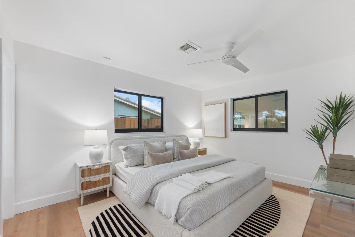 5341 NE 17th Terrace