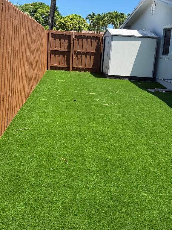 5341 NE 17th Terrace