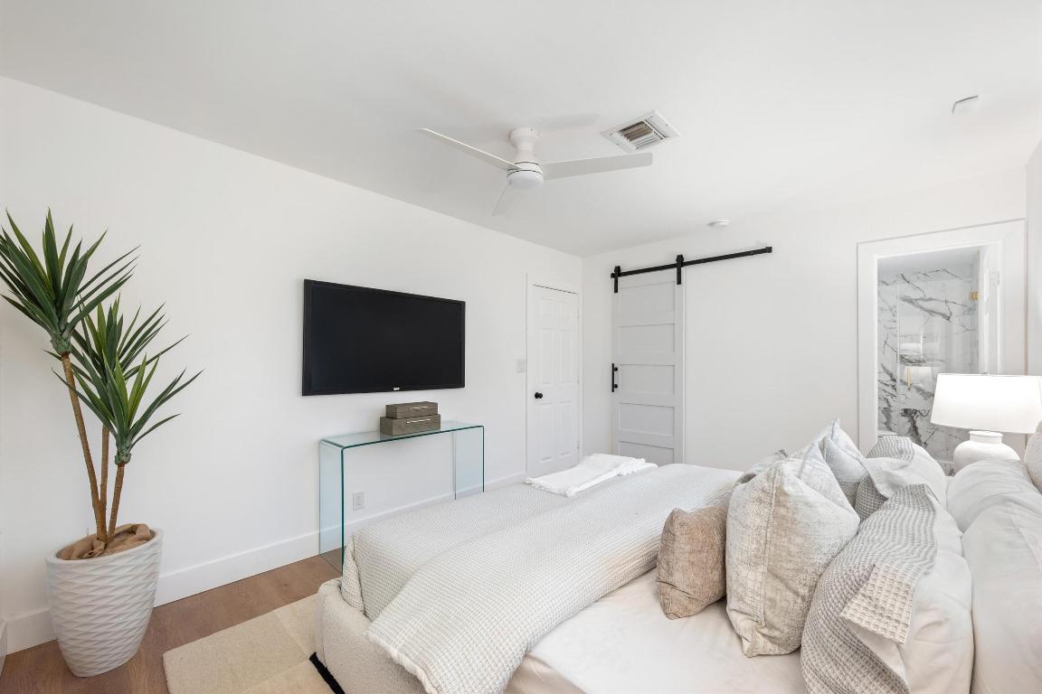 5341 NE 17th Terrace