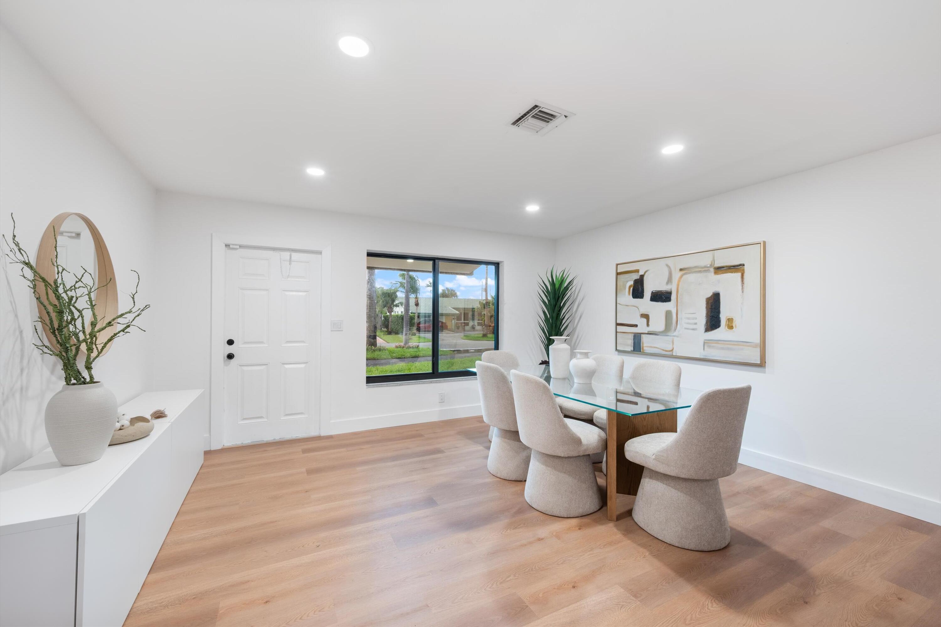 5341 NE 17th Terrace