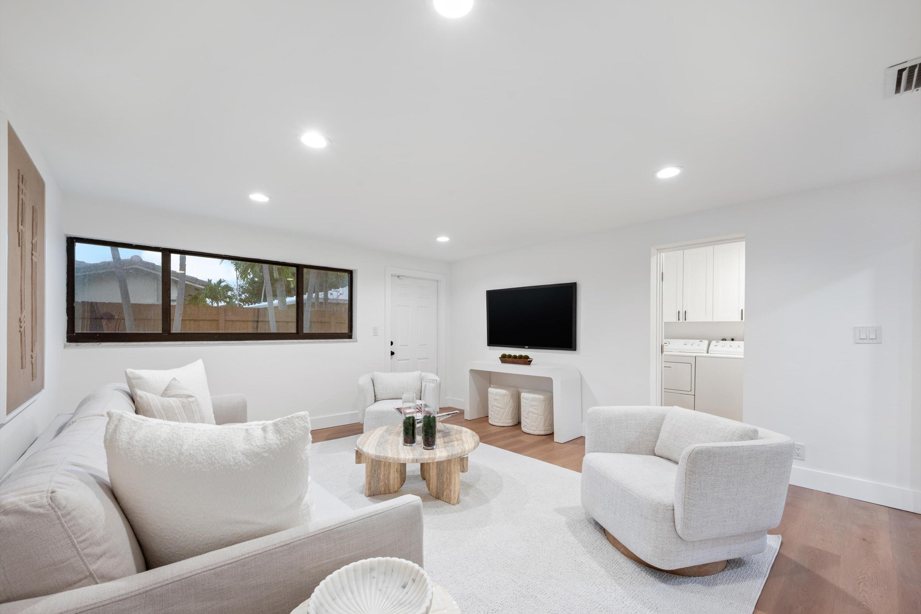 5341 NE 17th Terrace