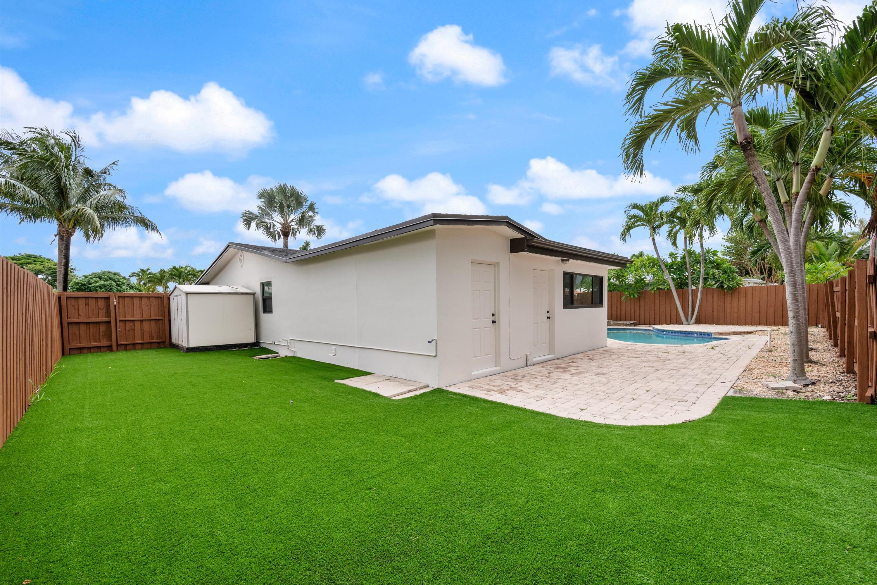 5341 NE 17th Terrace