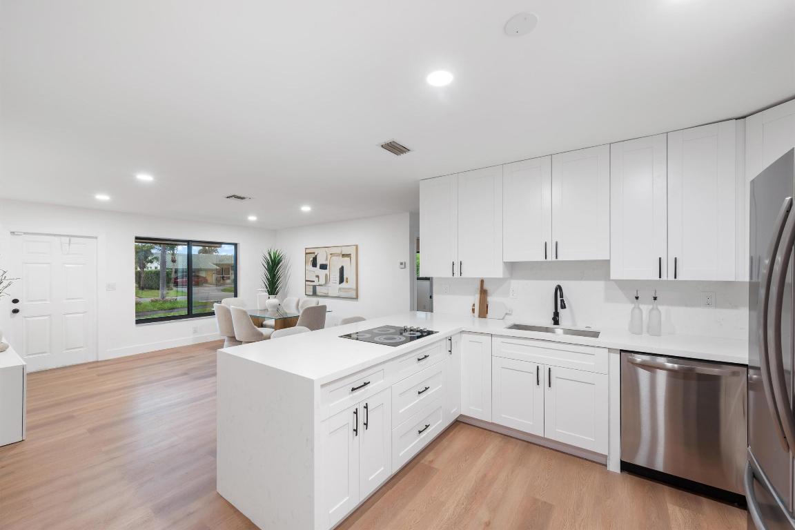 5341 NE 17th Terrace