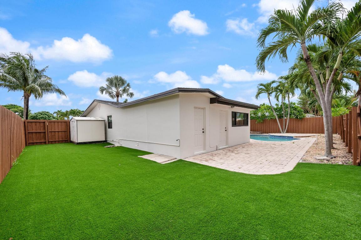 5341 NE 17th Terrace