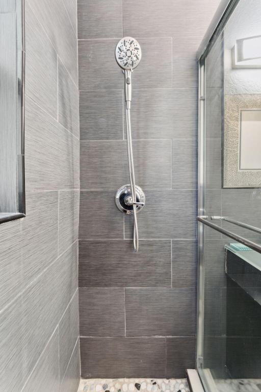 1631 N Andrews Square