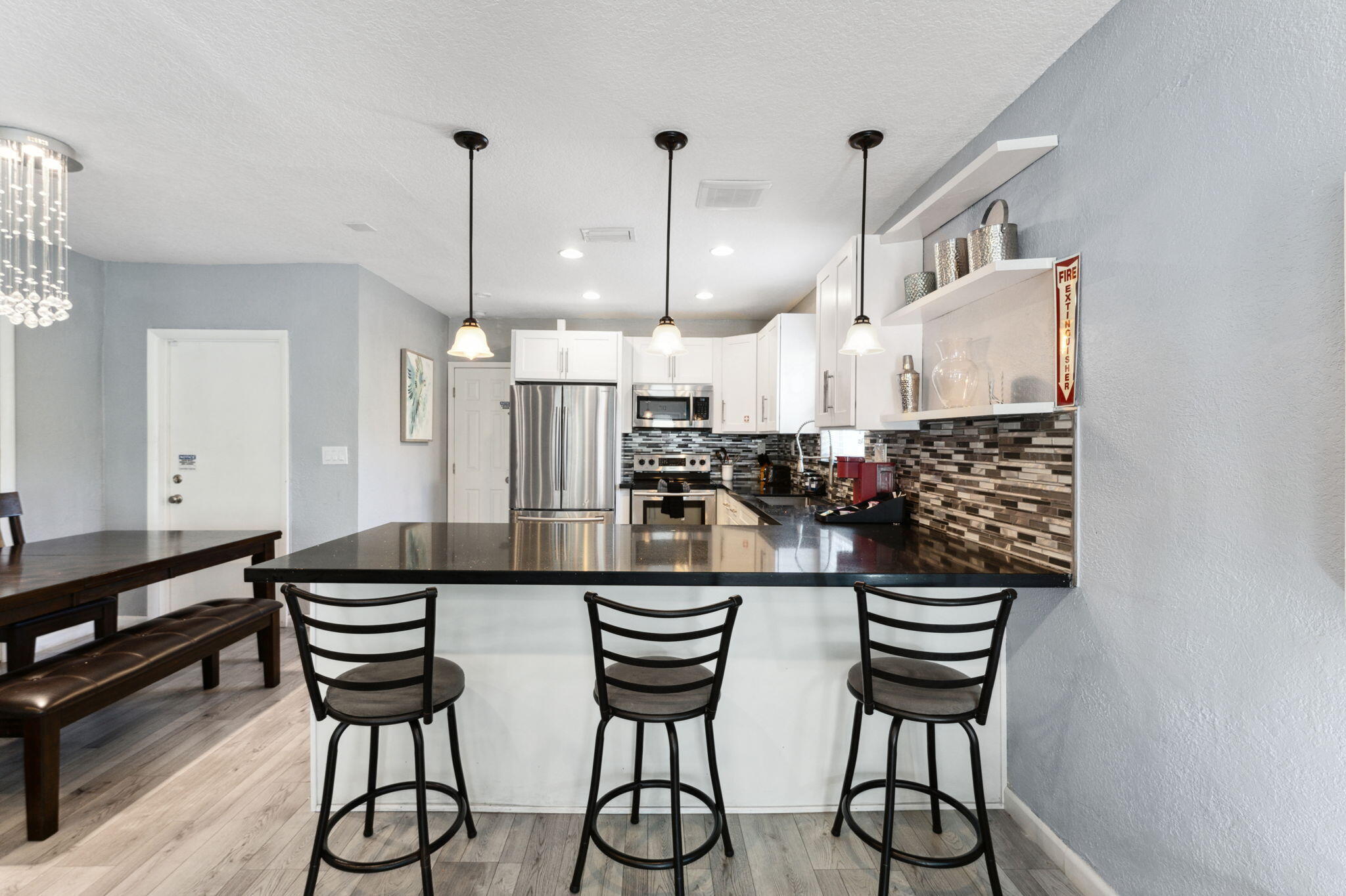 1631 N Andrews Square