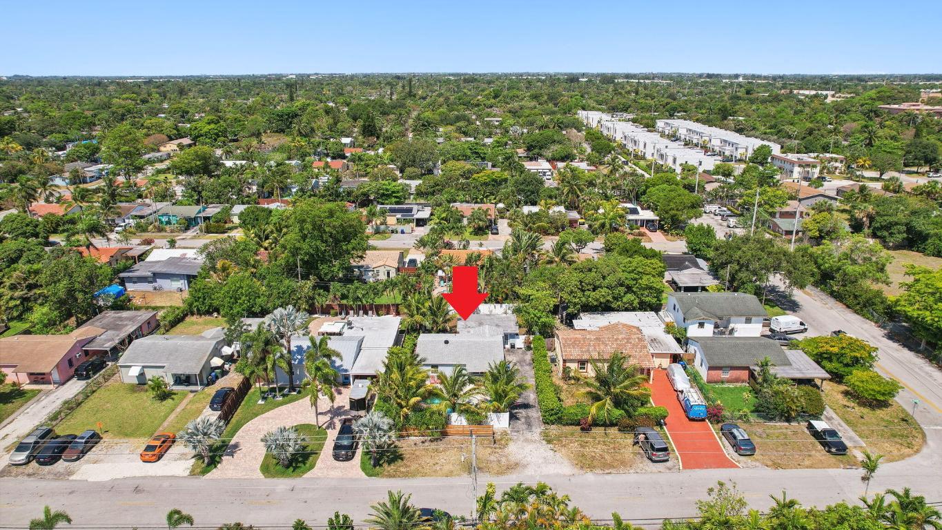 1631 N Andrews Square