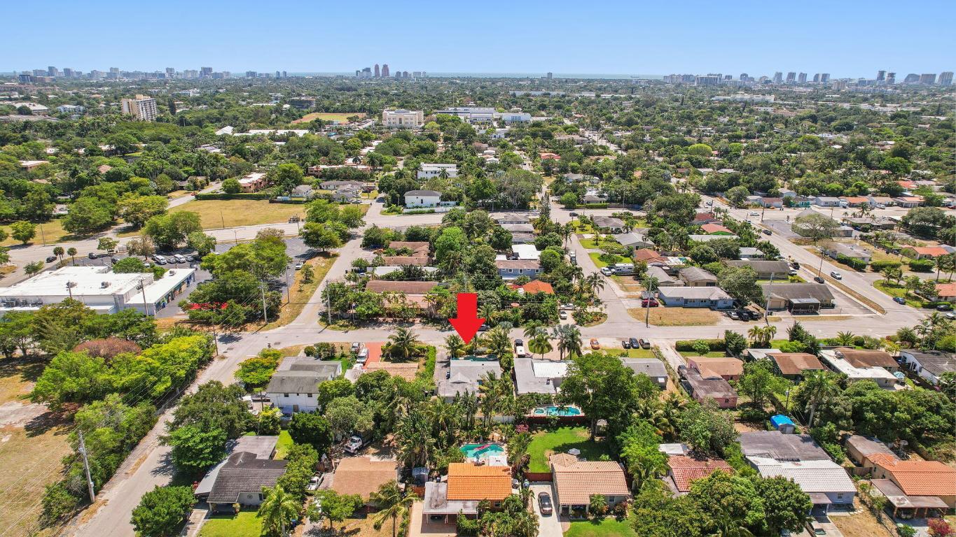 1631 N Andrews Square