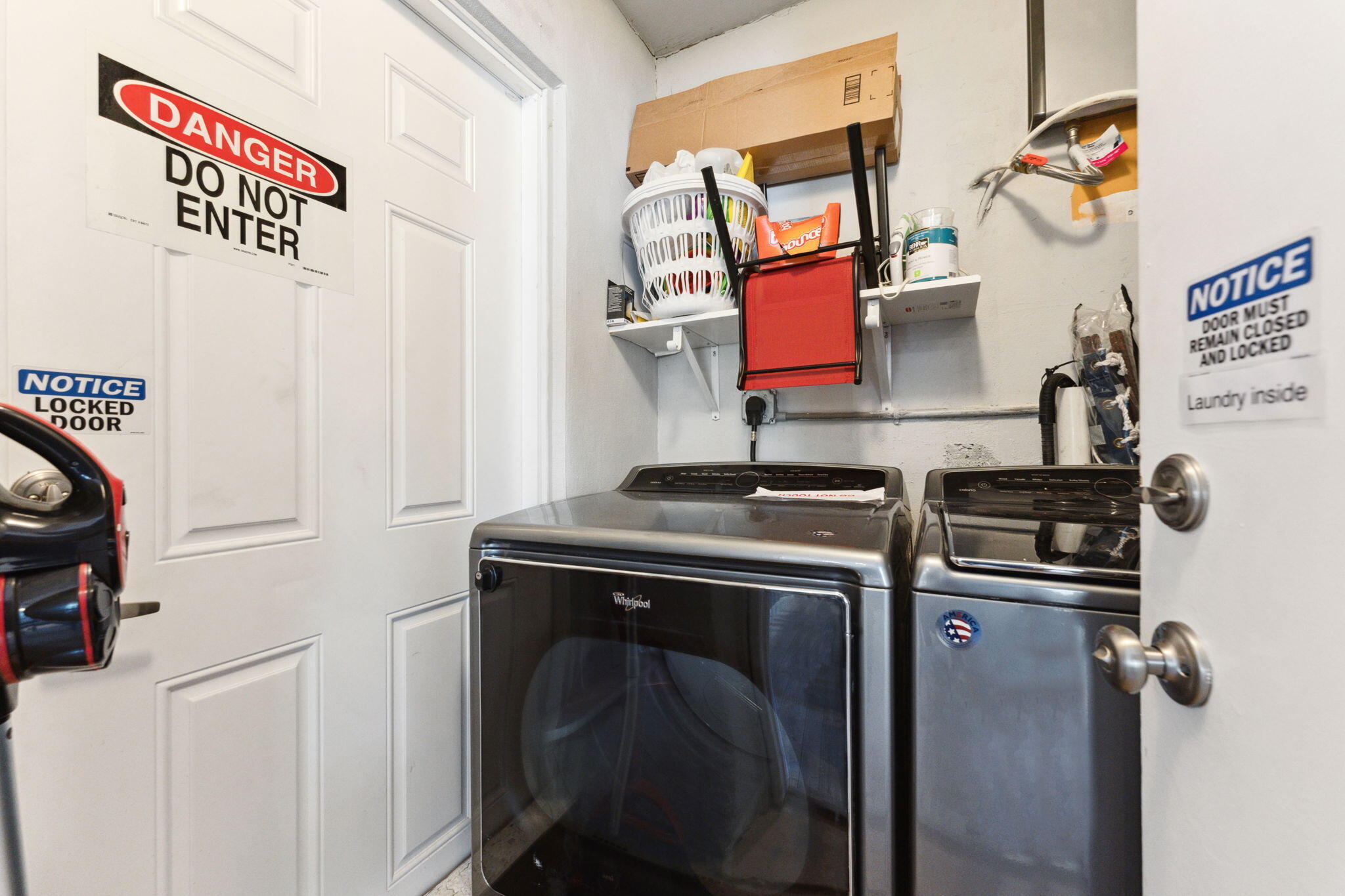 1631 N Andrews Square