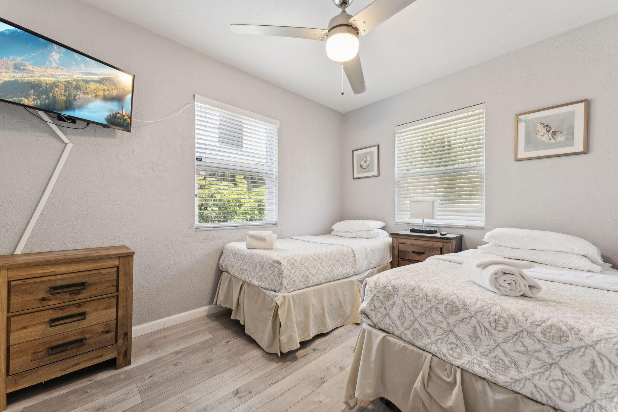 1631 N Andrews Square