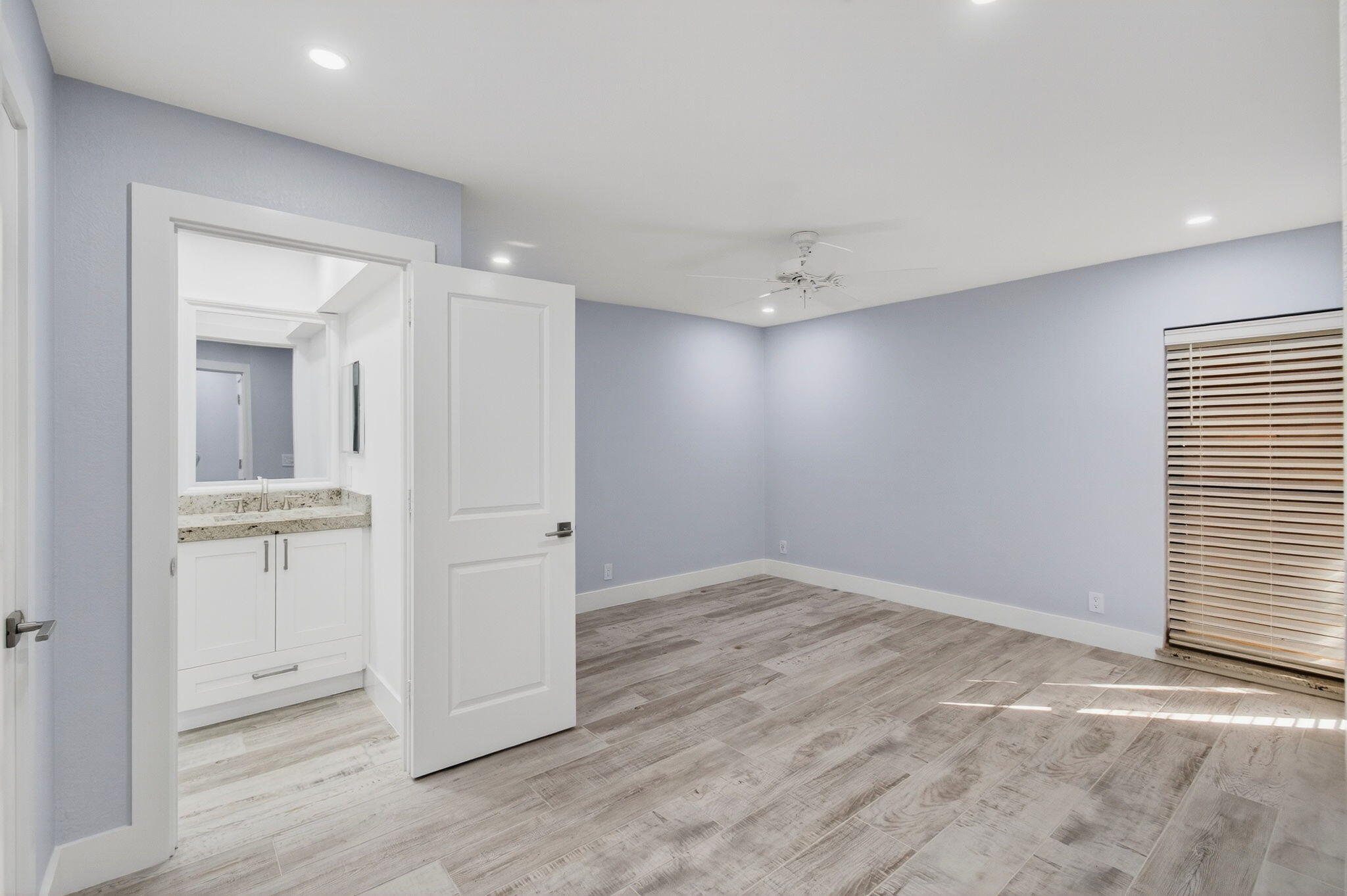 3939 NE 5th Avenue F201