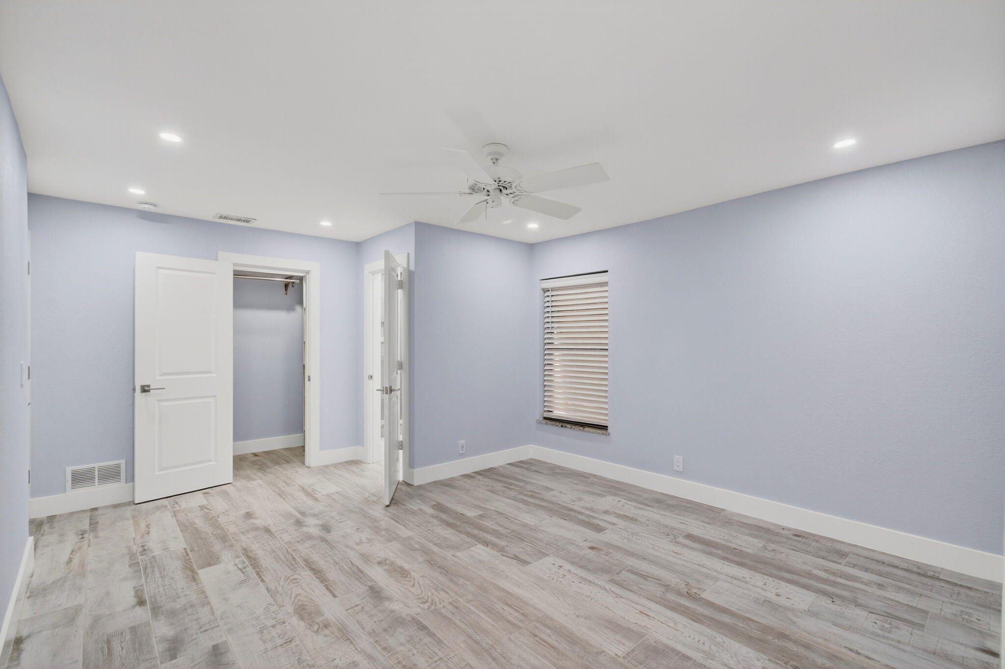 3939 NE 5th Avenue F201