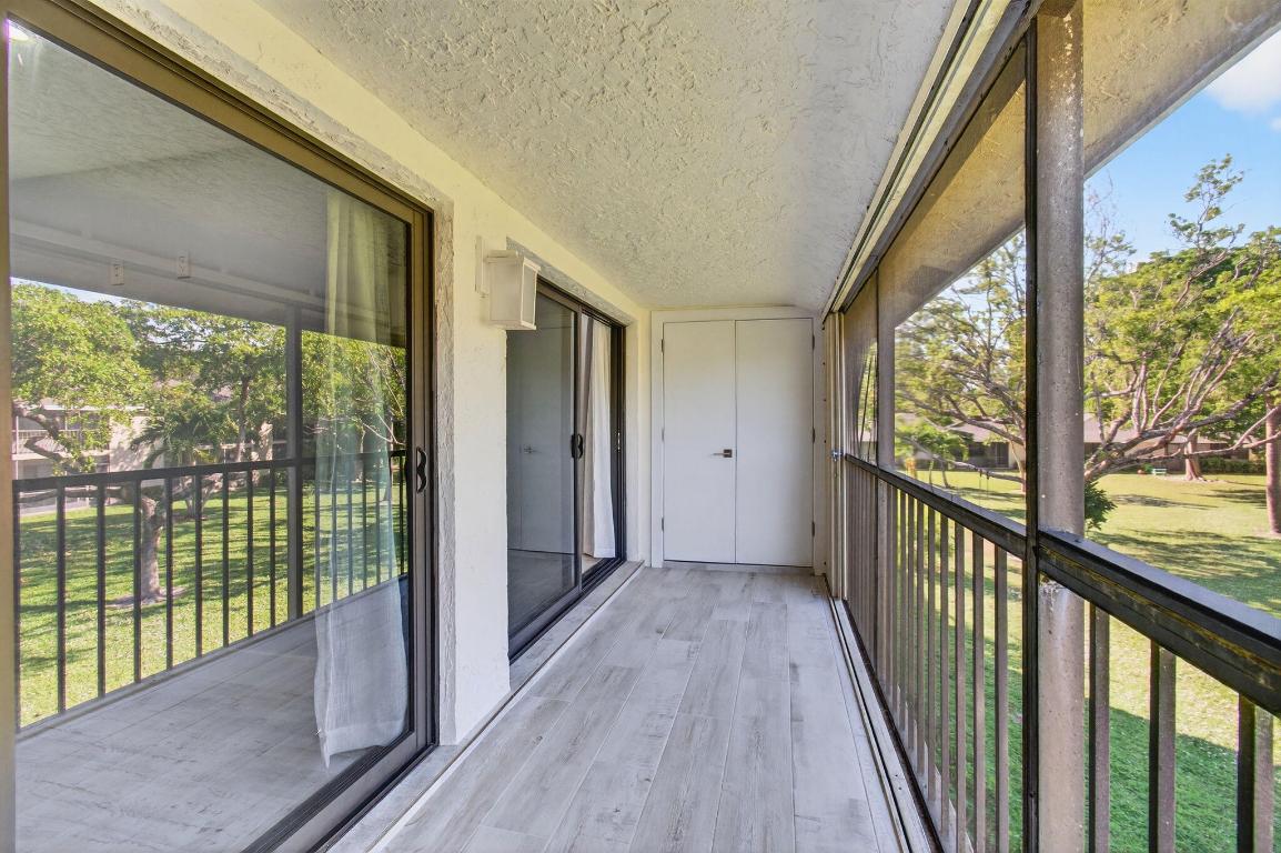 3939 NE 5th Avenue F201