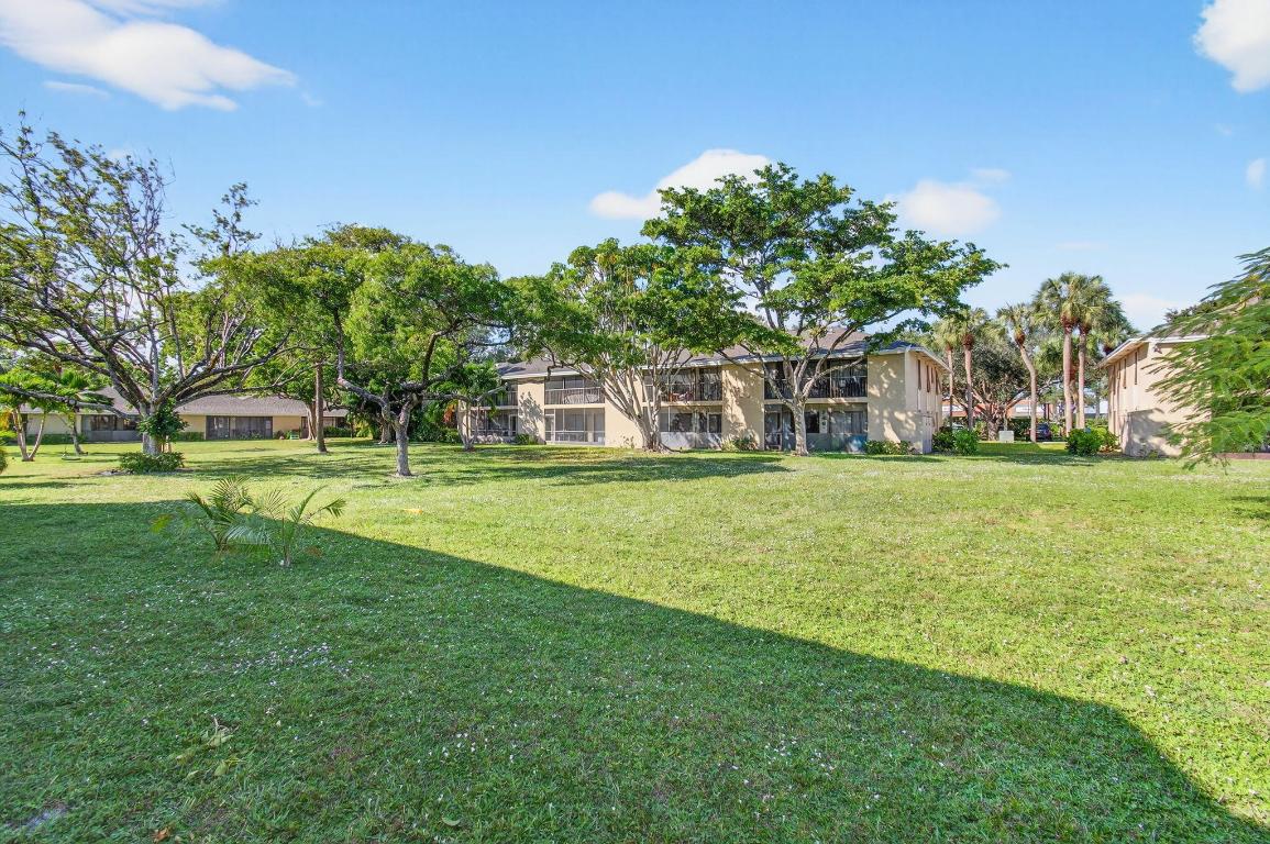 3939 NE 5th Avenue F201