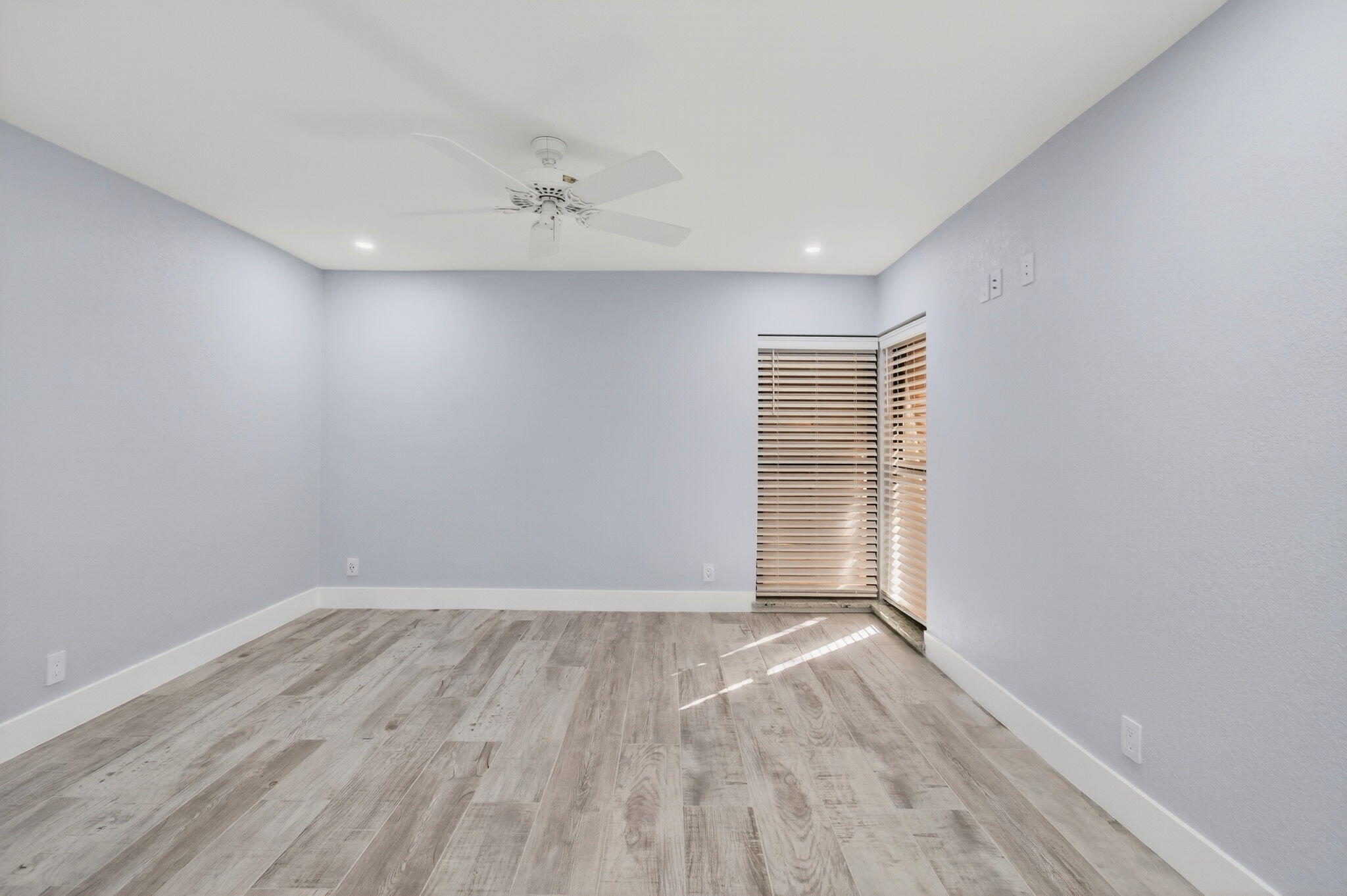 3939 NE 5th Avenue F201