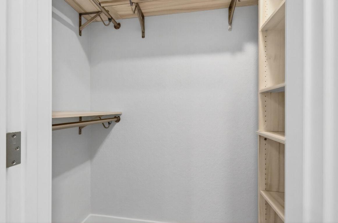 3939 NE 5th Avenue F201