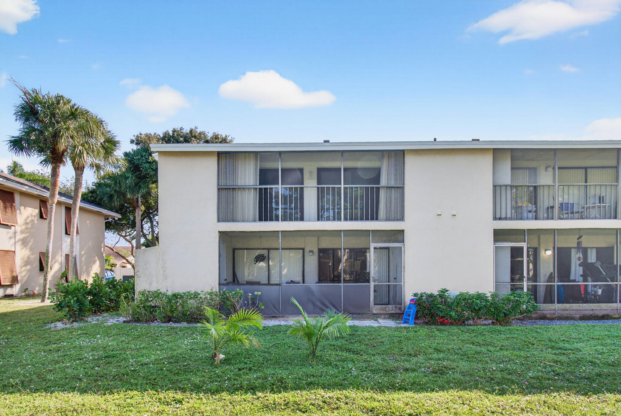 3939 NE 5th Avenue F201