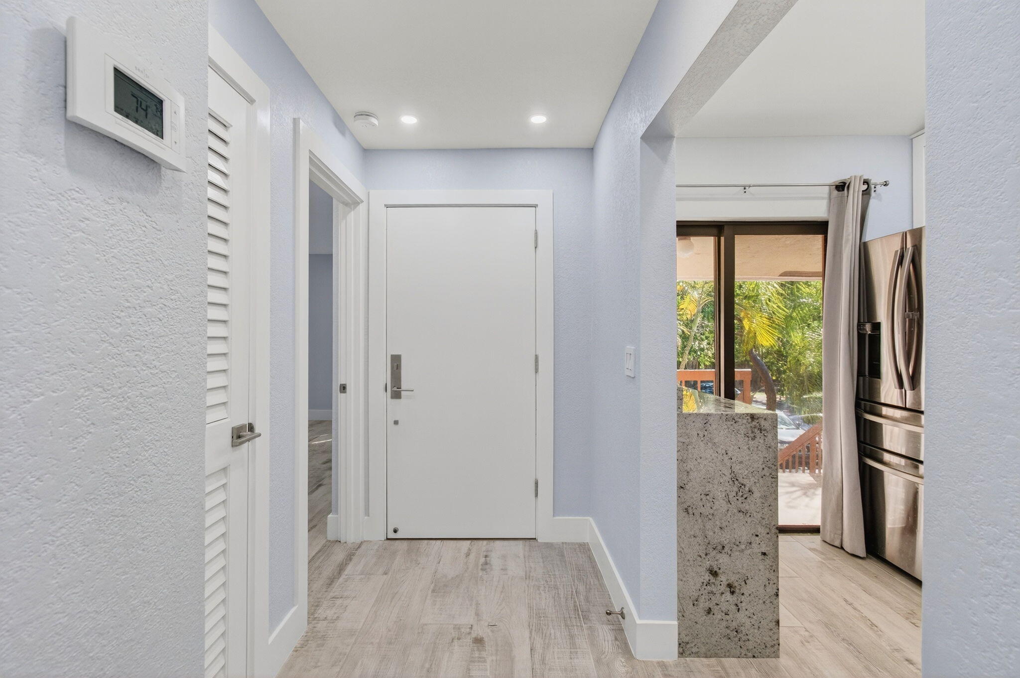 3939 NE 5th Avenue F201