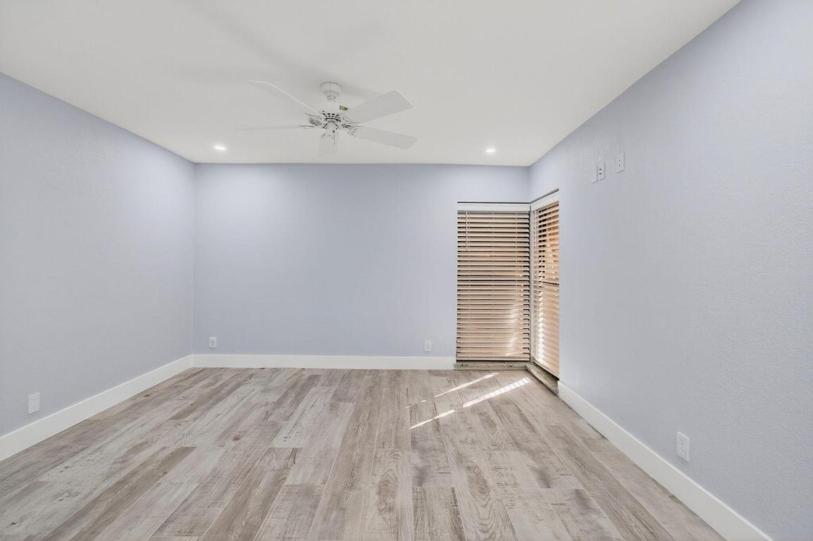 3939 NE 5th Avenue F201