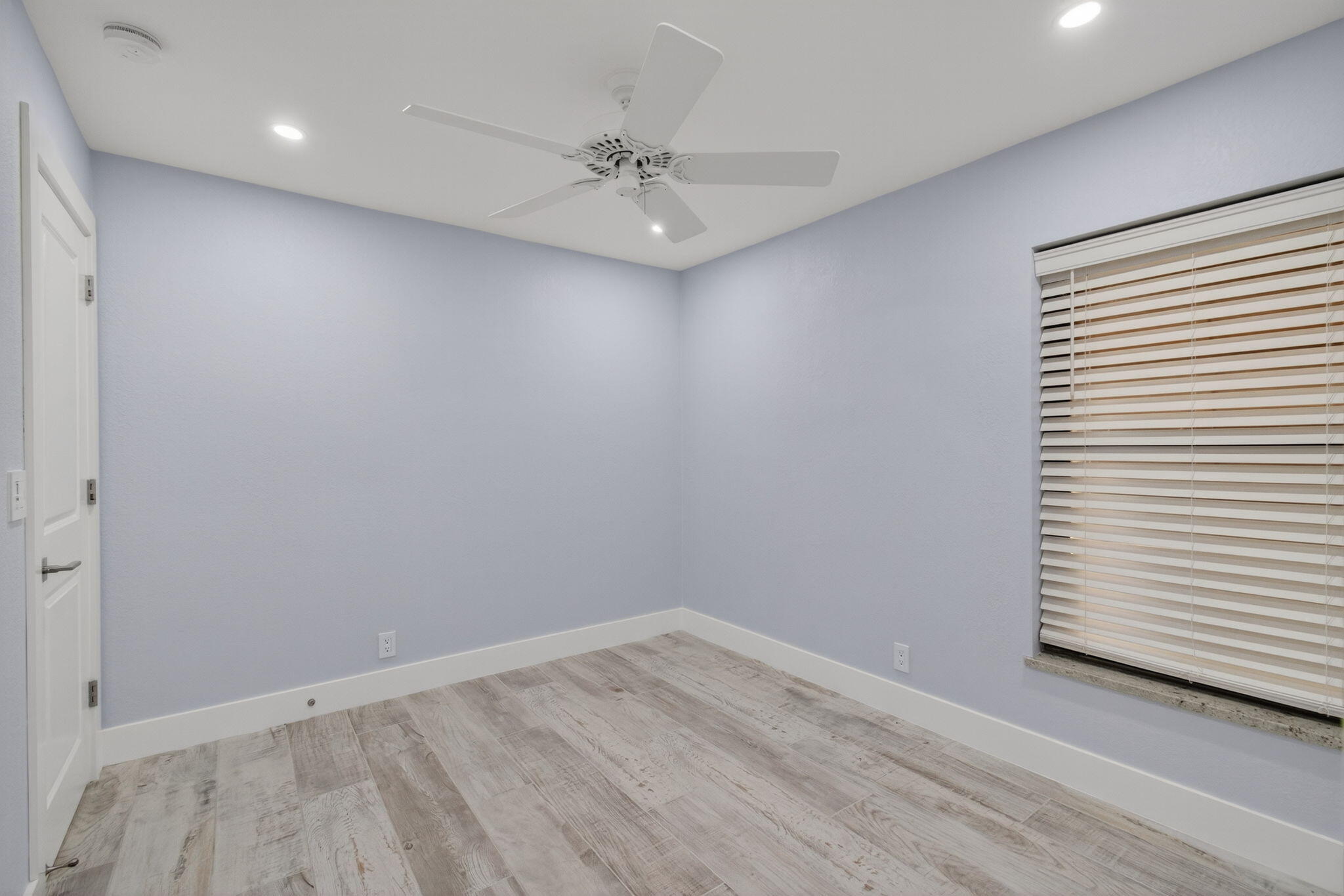 3939 NE 5th Avenue F201