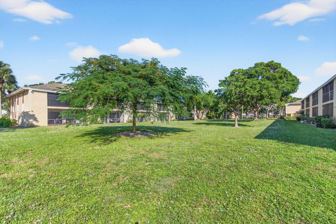 3939 NE 5th Avenue F201