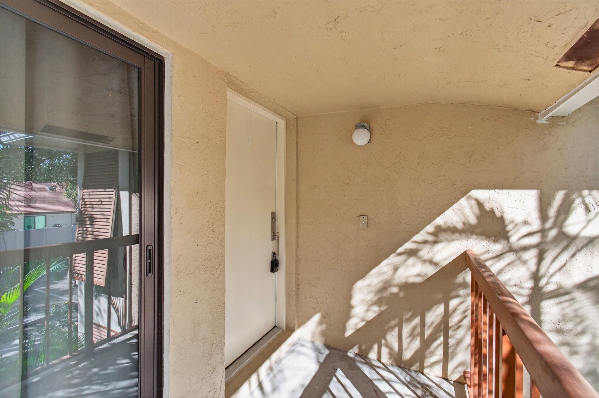 3939 NE 5th Avenue F201