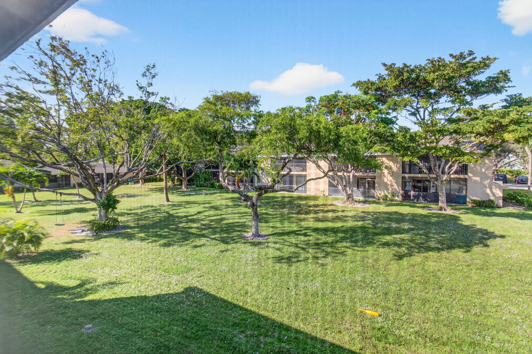 3939 NE 5th Avenue F201