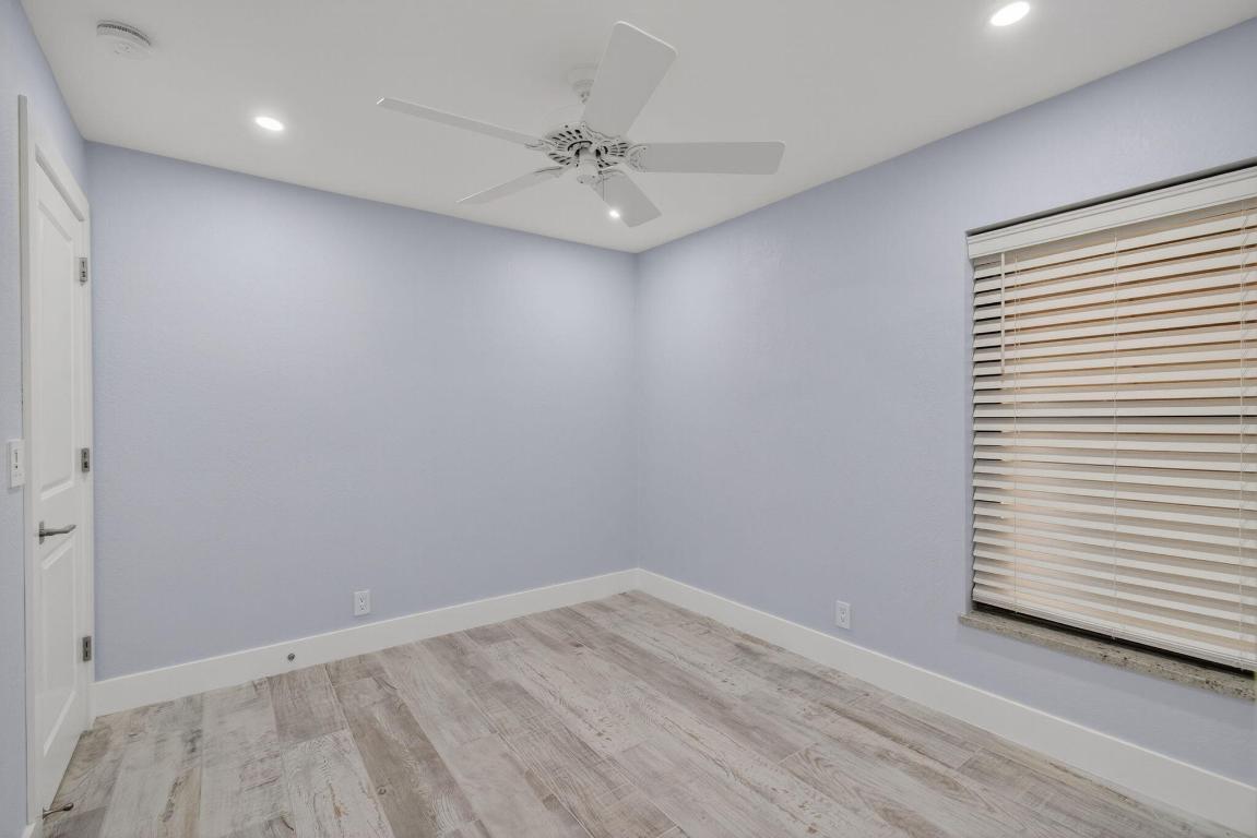 3939 NE 5th Avenue F201