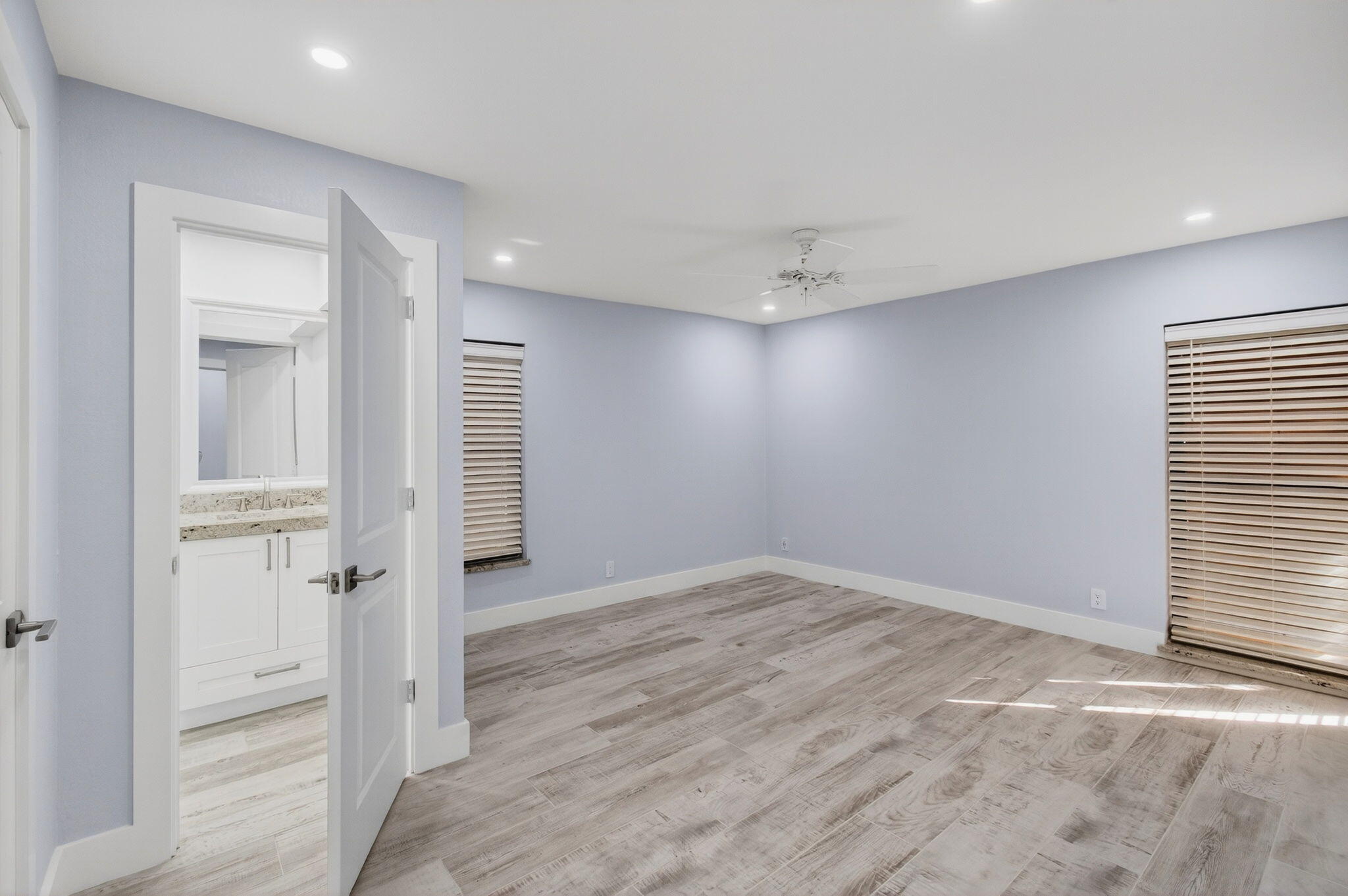 3939 NE 5th Avenue F201