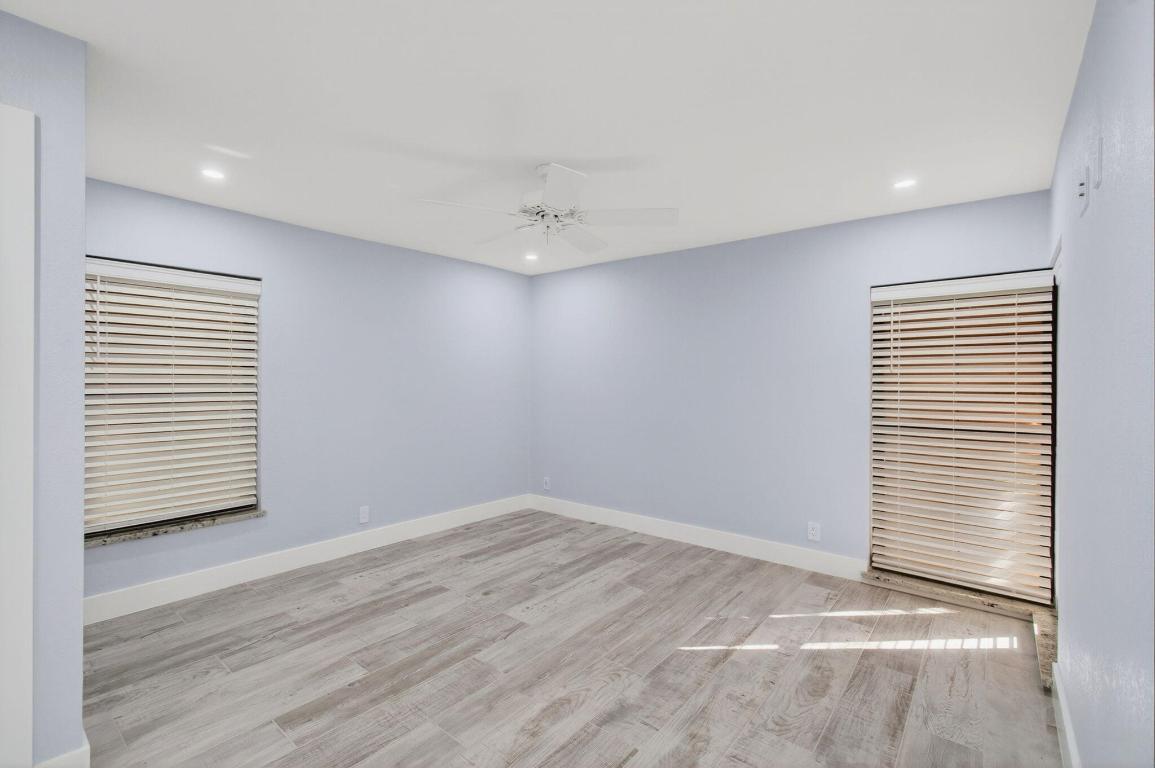 3939 NE 5th Avenue F201