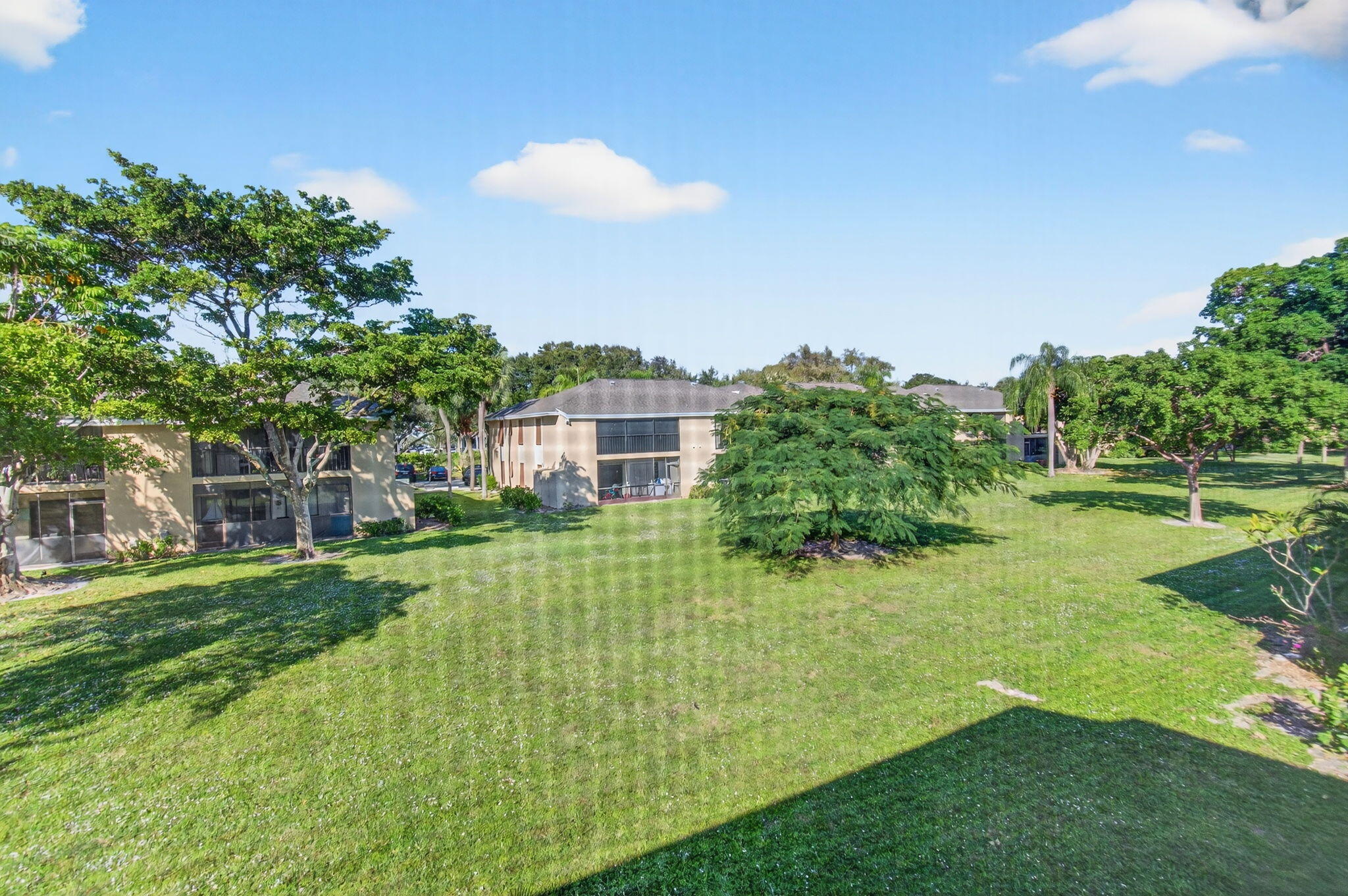 3939 NE 5th Avenue F201