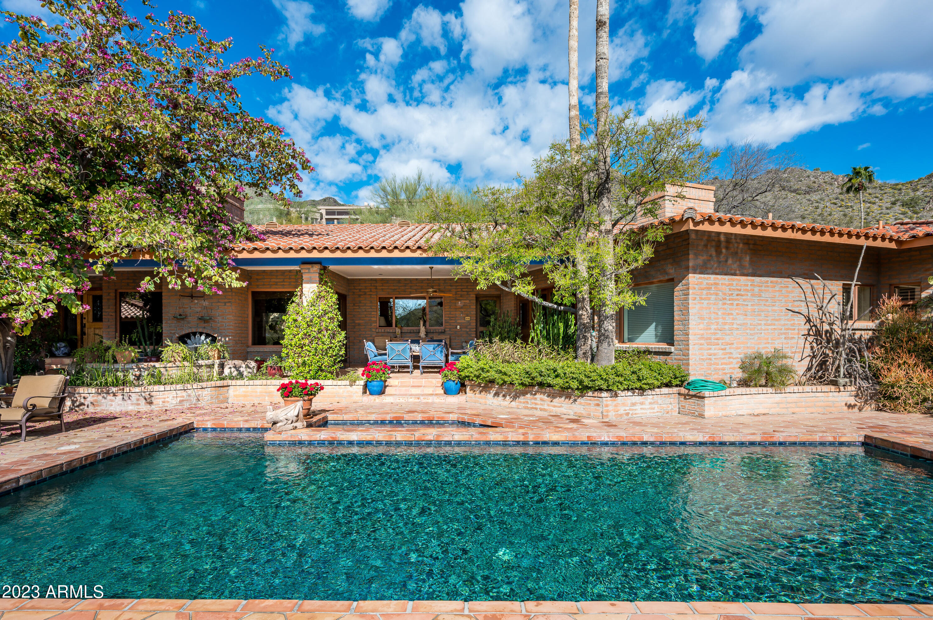 4529 E FOOTHILL Drive