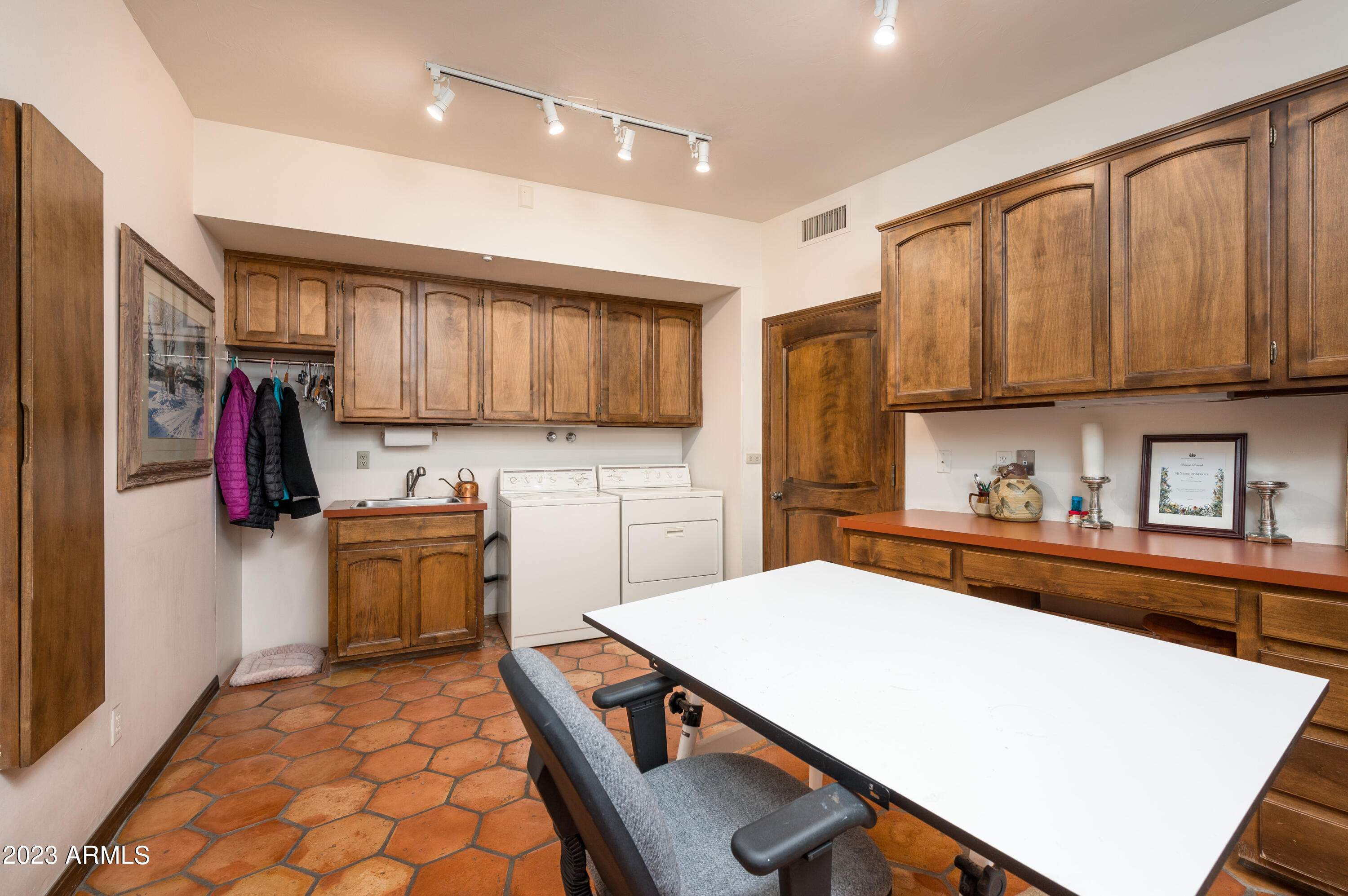 4529 E FOOTHILL Drive