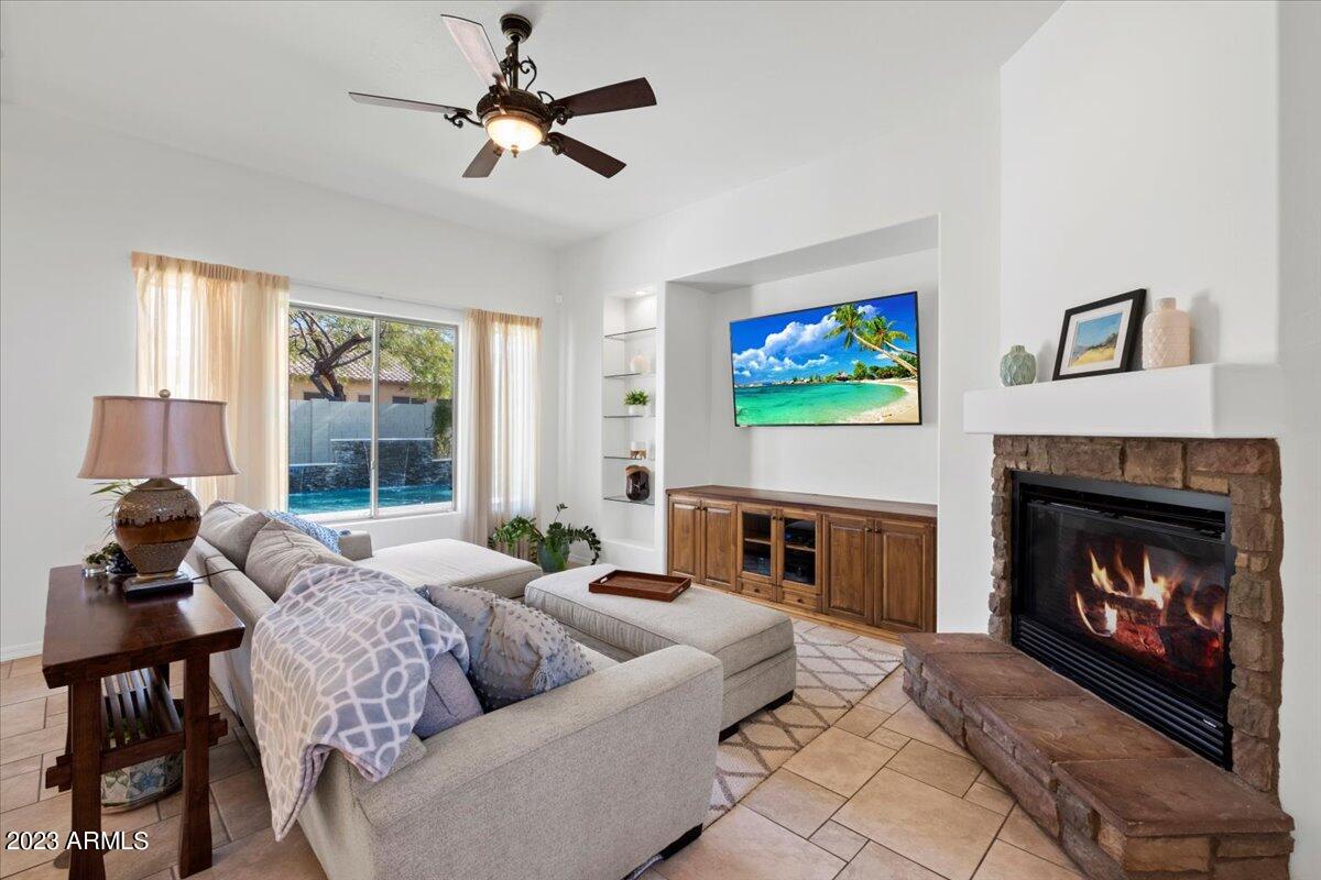 3658 E LOS GATOS Drive