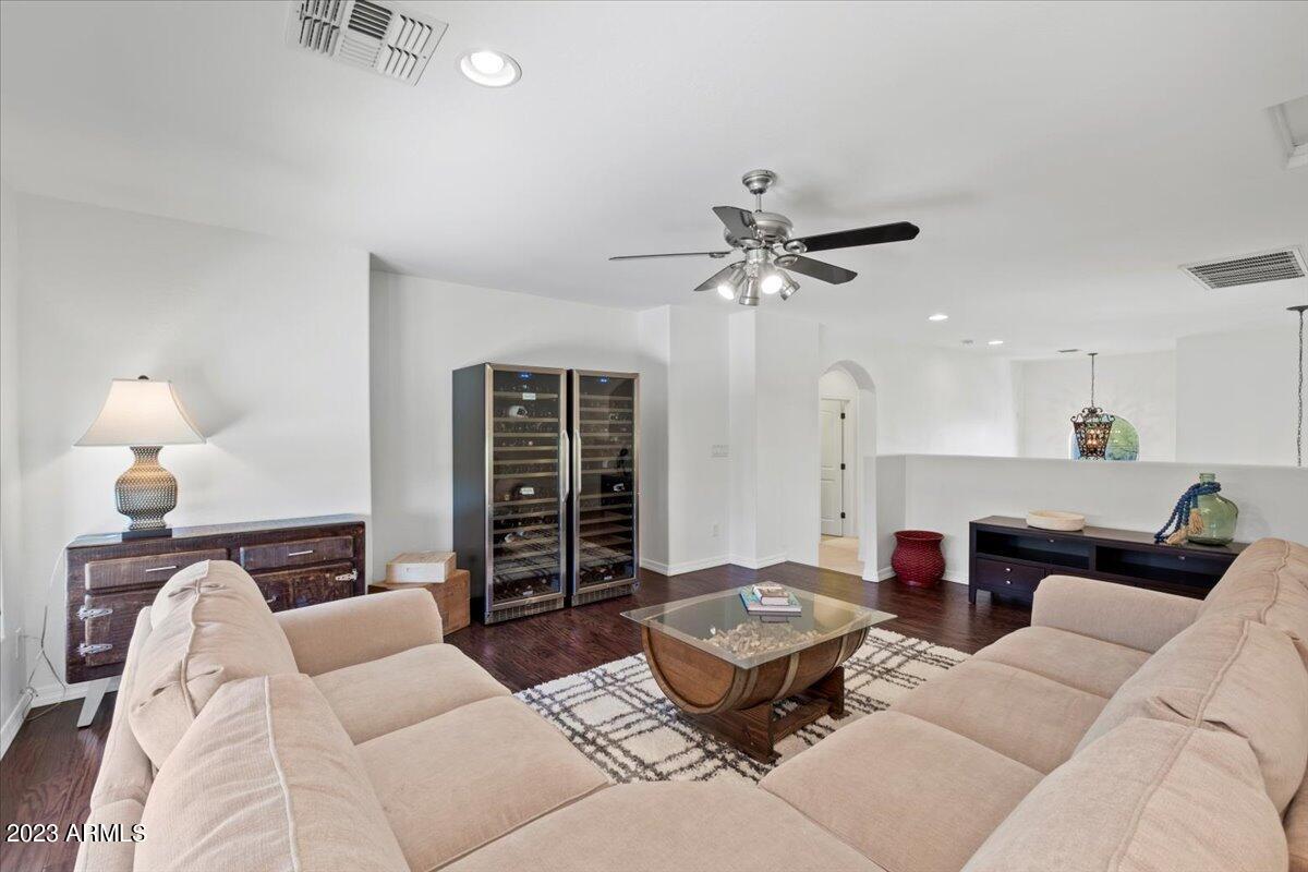3658 E LOS GATOS Drive