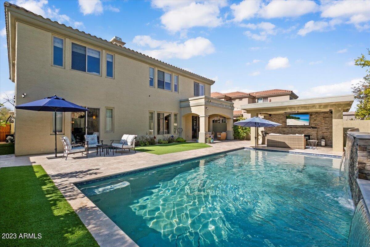 3658 E LOS GATOS Drive